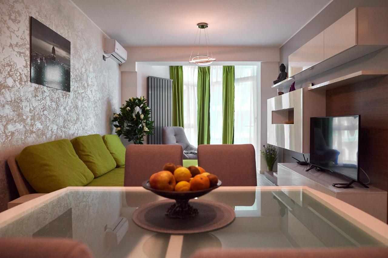 Ambient Holiday Apartment Beach Resort Năvodari Exteriör bild